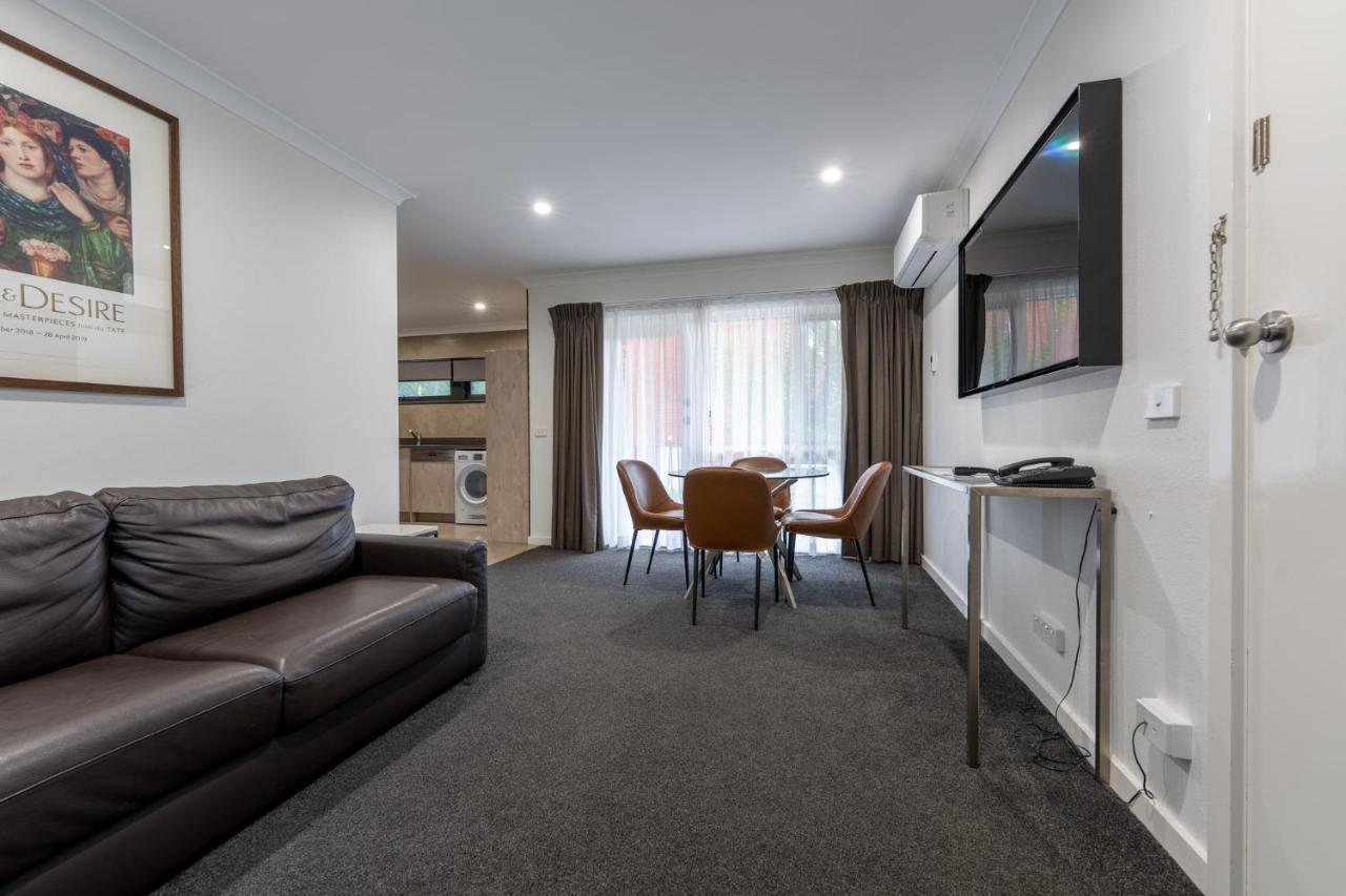 Forrest Hotel & Apartments Канберра Экстерьер фото