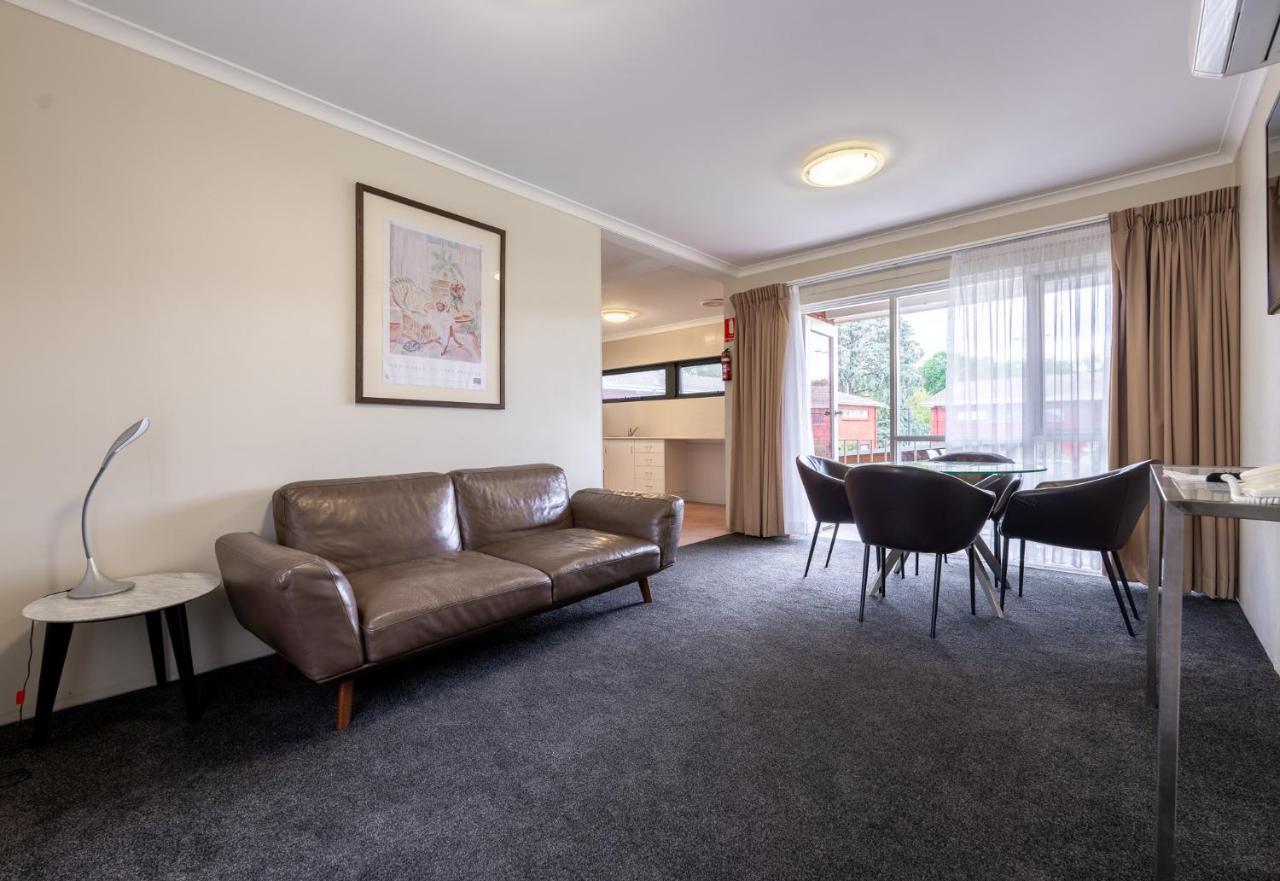 Forrest Hotel & Apartments Канберра Экстерьер фото